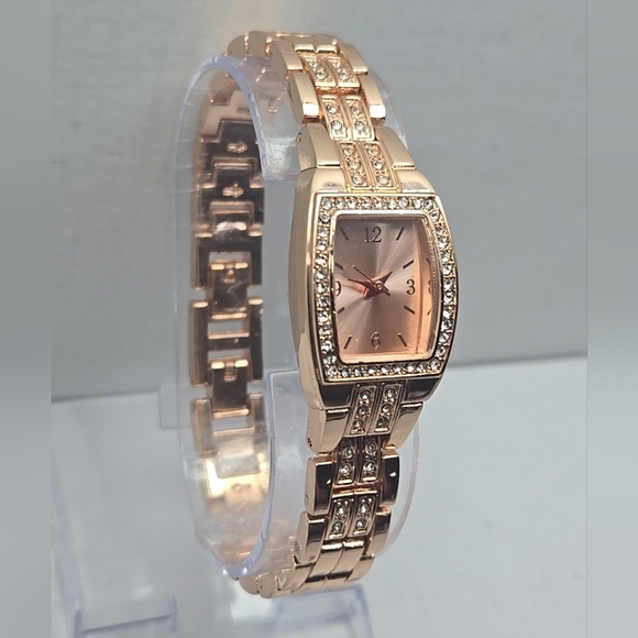 Womens Charter Club Rose Gold Tone Watch Crystals Rhinestones New Battery - Picture 3 of 9